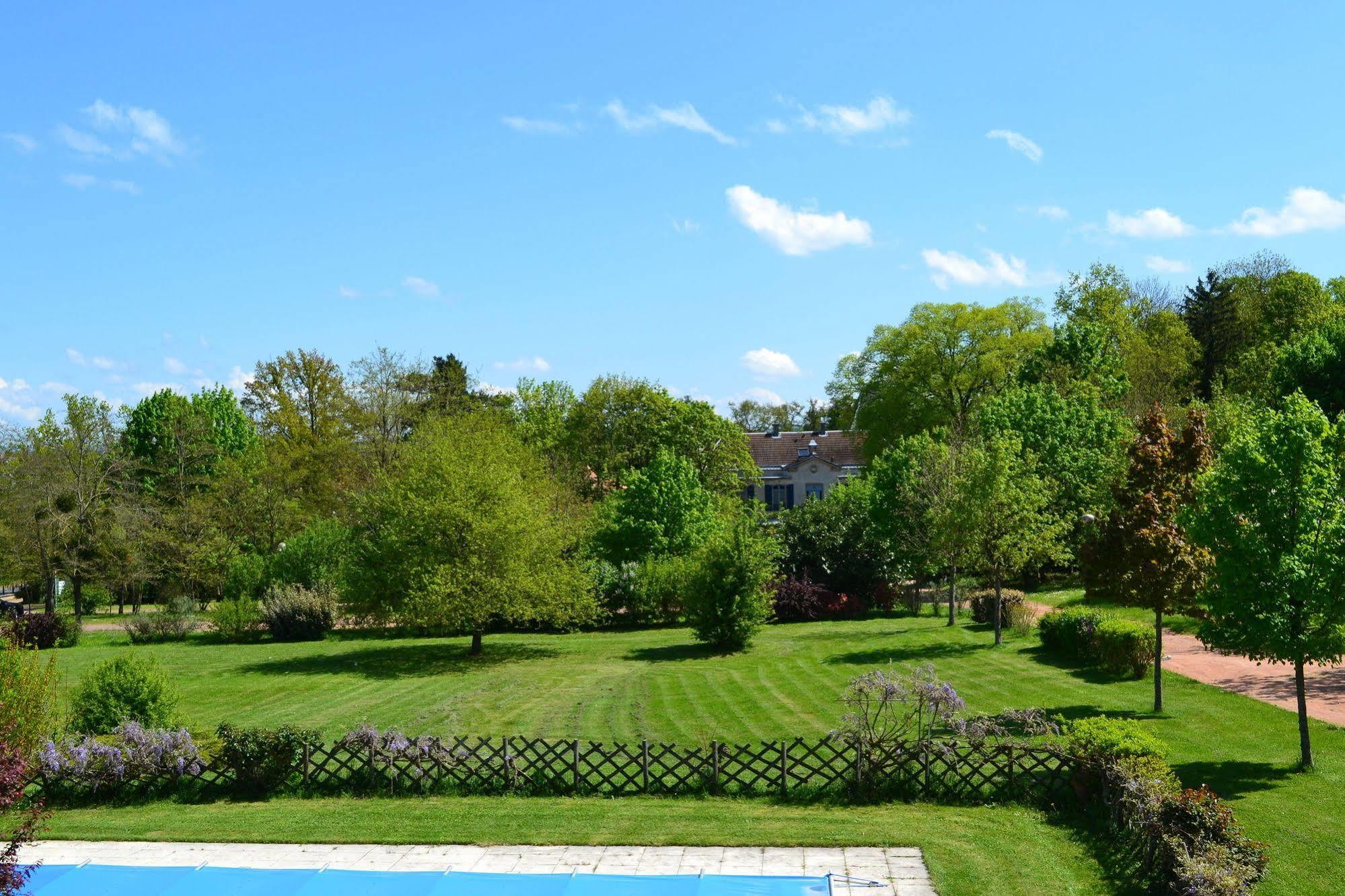 Hotel Du Golf Roanne Kültér fotó